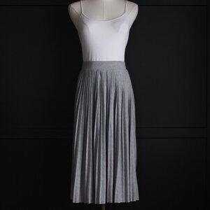 Vero Moda | Beautiful Grey Pleated Midi Skirt